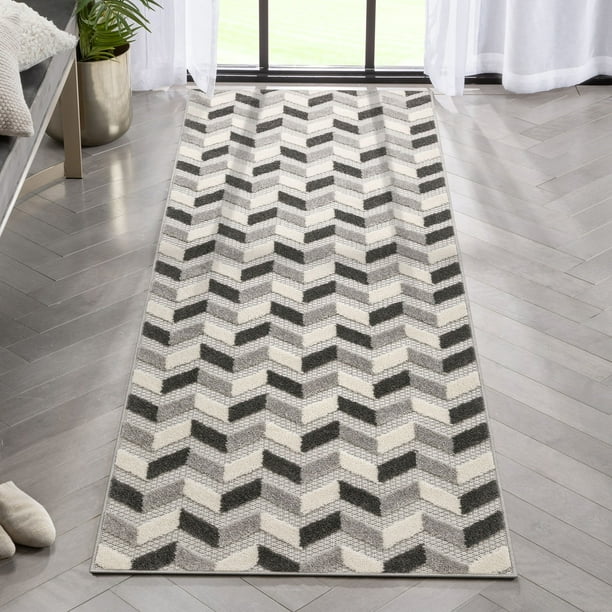 Well Woven Maui Grey Indoor/Outdoor Chevron Area Rug High Traffic Stain