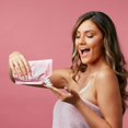 thumbnail image 4 of Exfoliante de Pecho Booby Tape Rosa Milagro para Mujer, 4 of 6