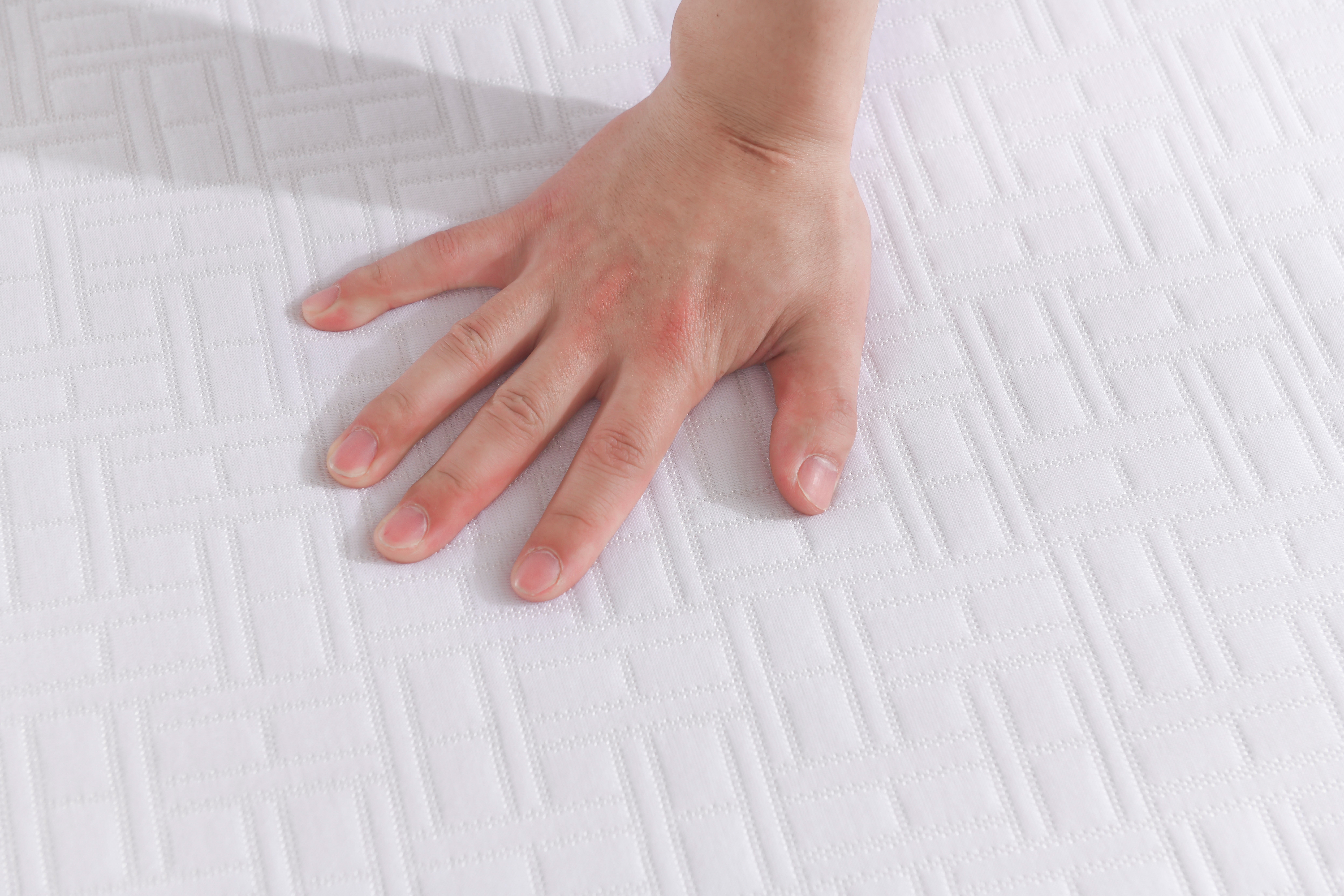 Serta Soft Knit Waterproof Zippered Mattress Protector, Queen