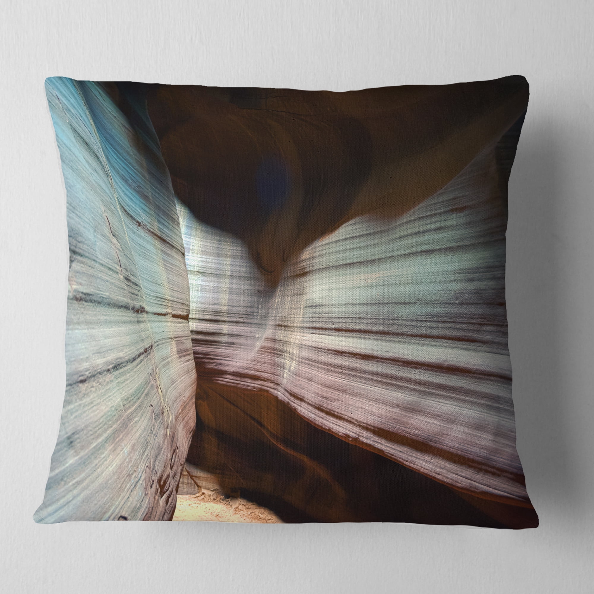 Designart Antelope Canyon Arizona - Landscape Photo Throw Pillow - 18x18