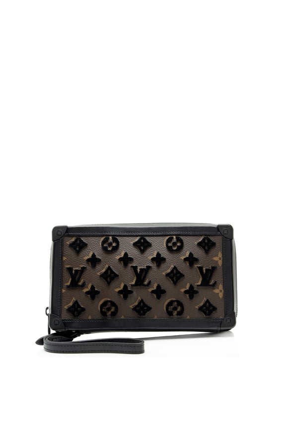 Pre-Owned Louis Vuitton Monogram Canvas Tuffetage Soft Trunk Clutch