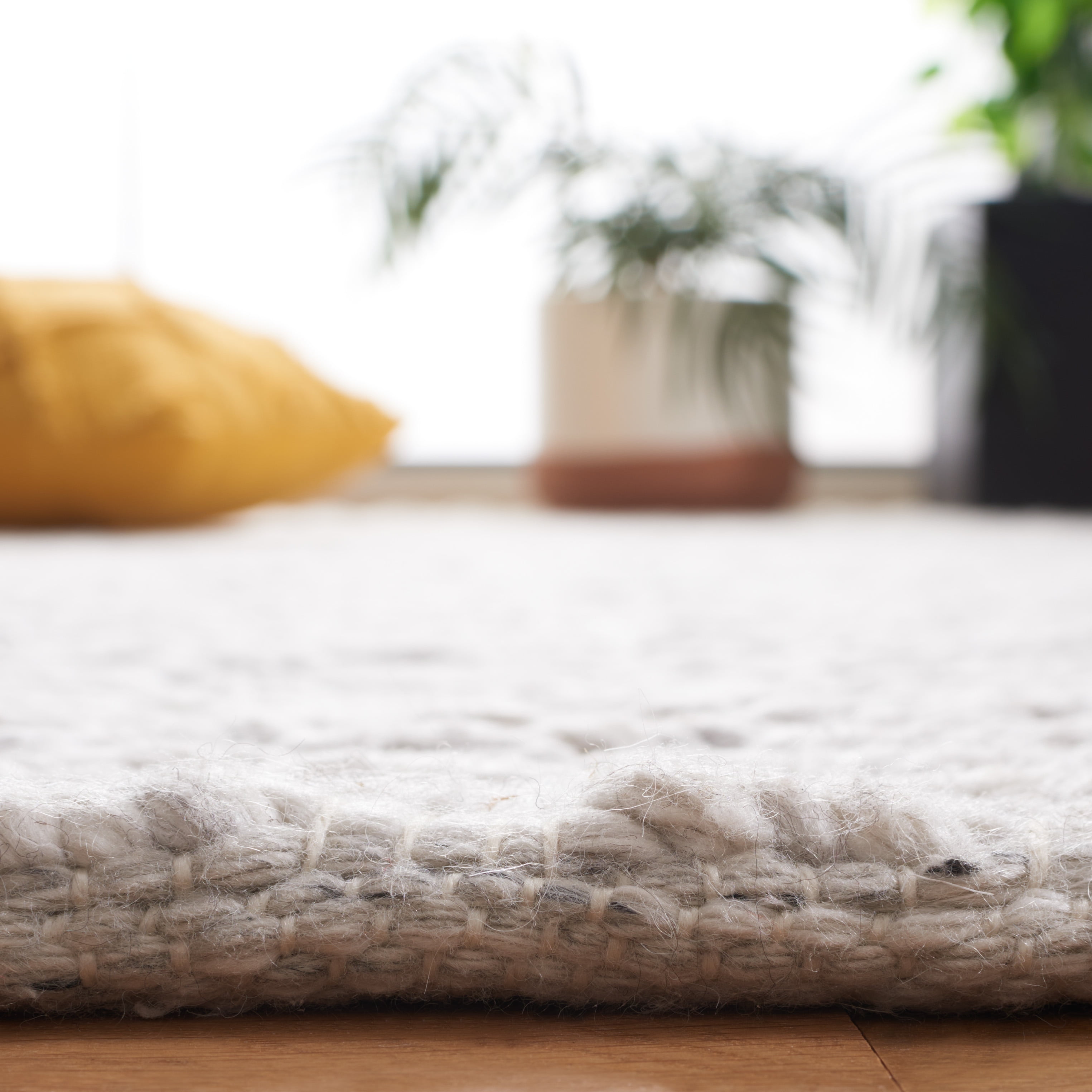 SAFAVIEH Natura Thaddeus Solid Area Rug, Silver, 3' x 5'