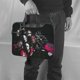 thumbnail image 2 of Bolso bandolera Slipknot para portátil o tableta, elegante, duradero y repelente al agua, para 13, 14 y 15,6 pulgadas, color negro., 2 of 5