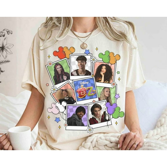Descendants Zombies World Tour Charactesr Photos T-shirt, Disney The Rise Of Red Tee, Descendants Concert, Summer Music Festival 2025 Trip