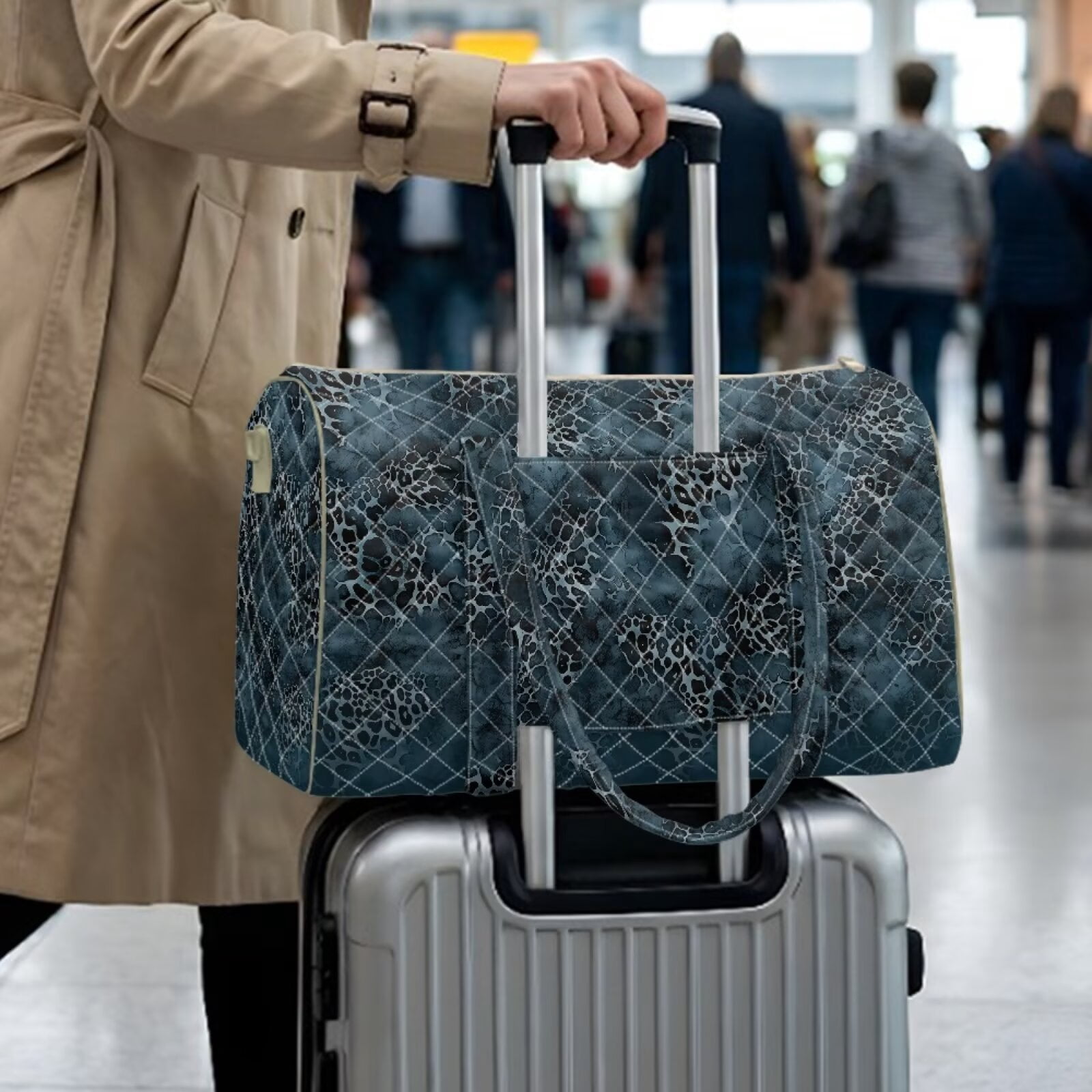 Chririnla Travel Bag Duffle Bag Gym Portable Weekender Overnight Bags with Separate Compartment for Flight, Blue Snake Skin Print
