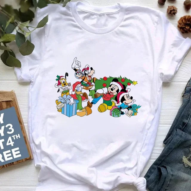 Camiseta de Feliz Navidad para mujer, camiseta de manga corta con estampado de Mickey de estética Harajuku, ropa Y2k para mujer, Tops 2024