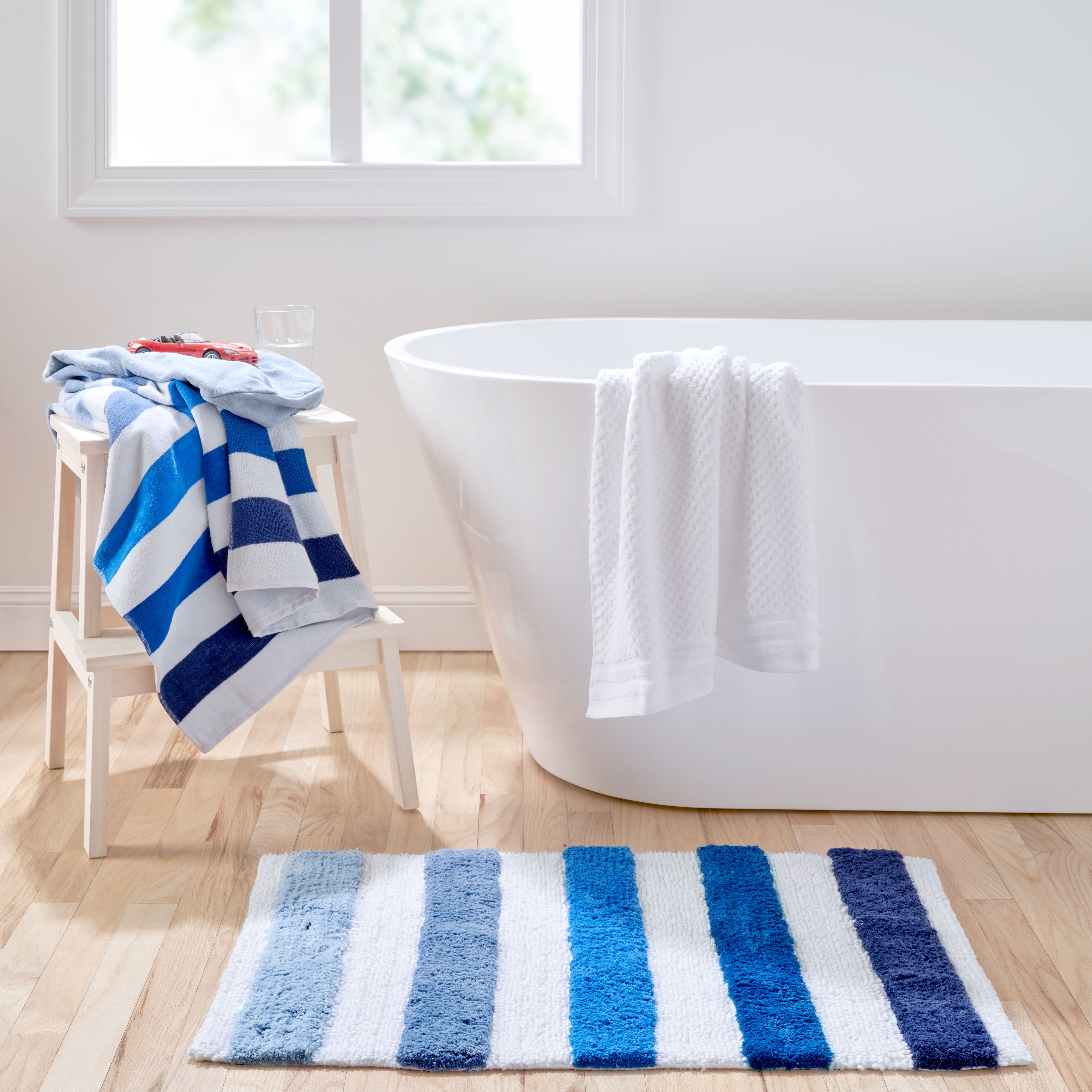 Relax, Splash Low Pile 20”x30” Text Printed Bath Rug with Non-Slip Backing 