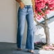 thumbnail image 5 of Pantalones vaqueros de moda informales de cintura media con bolsillos de color liso lavados rectos para mujer Fridja hfkajh99300, 5 of 9