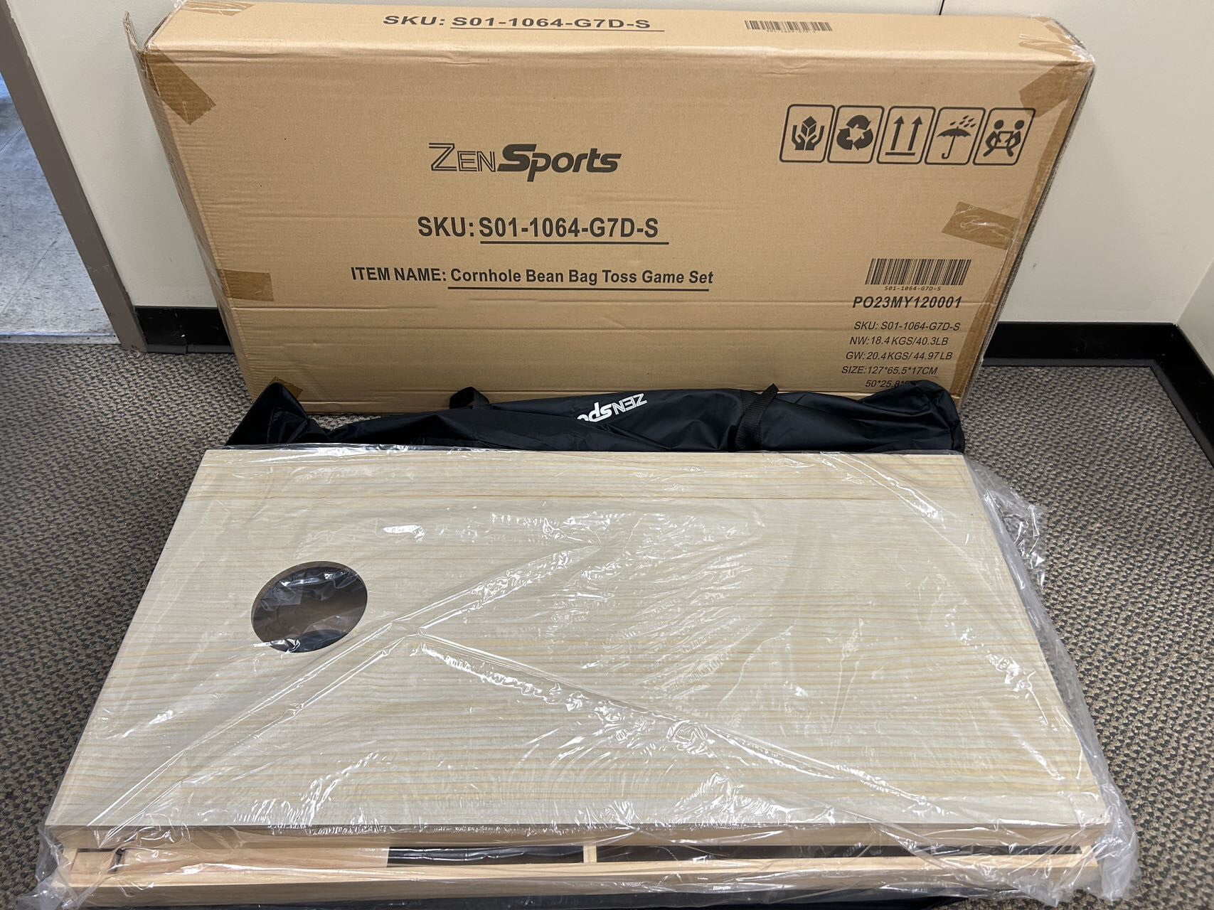 ZenSports 4' x 2' Portable Wood Cornhole Game Board Set W/8 Bean Bags & Carry Case