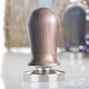 thumbnail image 4 of Prensador de Café de Acero Inoxidable 304 con Mango de Madera, Base Plana de 51/58mm, Ideal para Espresso Perfecto en Casa o Barra de Café, Regalo Perfecto para Amantes del Café., 4 of 4