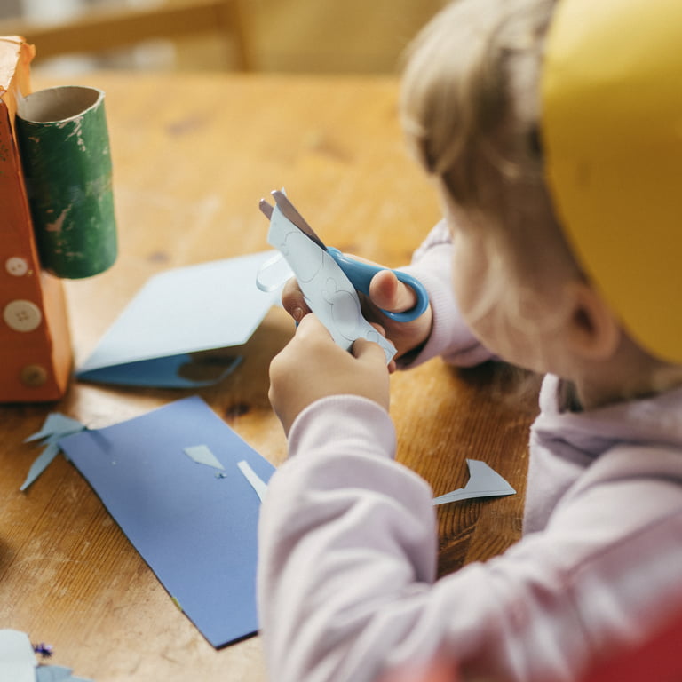 Fiskars SoftGrip Kids Scissors, 5, Blunt, School Supplies for Kids 4+,  Blue/Black Lightning 