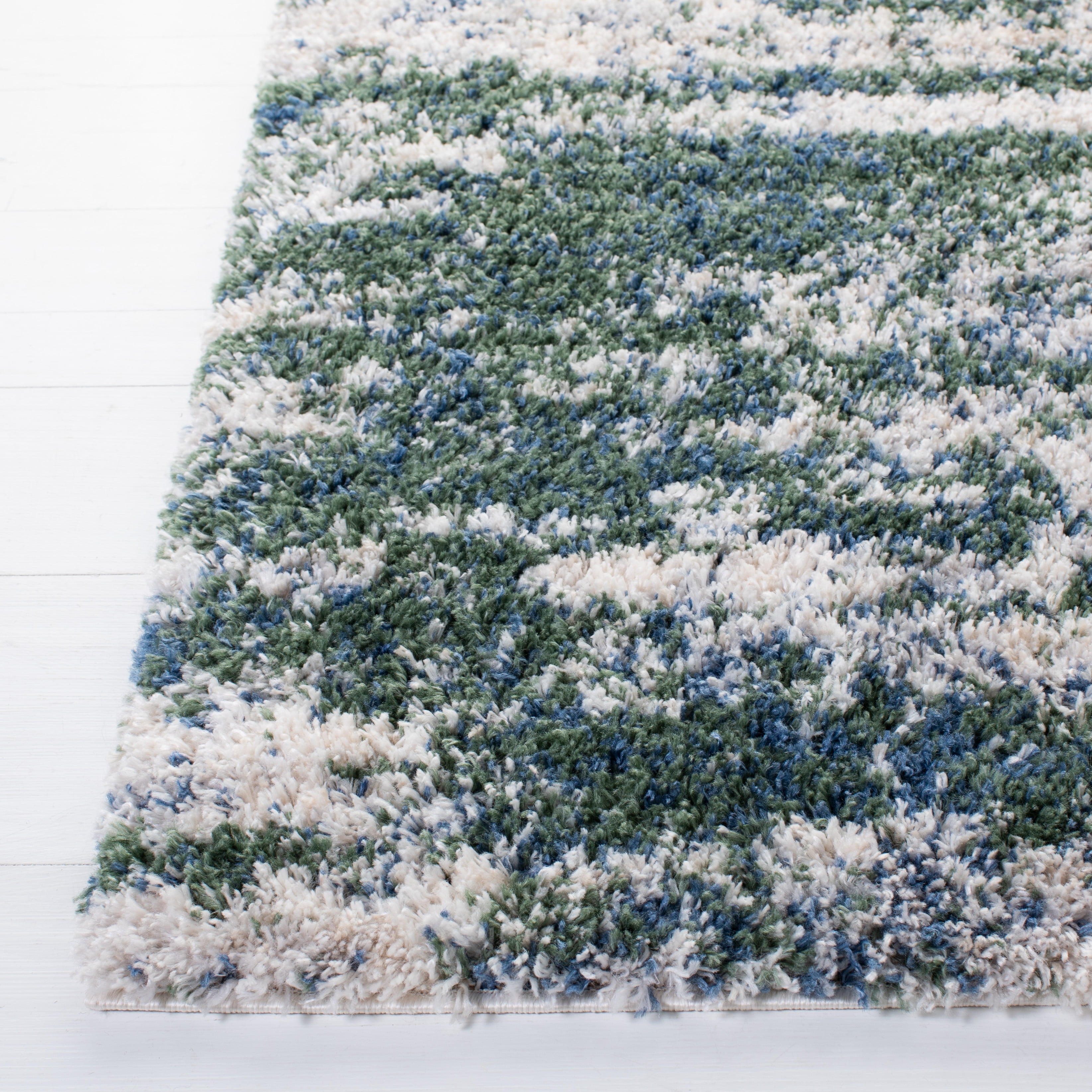 SAFAVIEH Berber Damian Abstract Shag Runner Rug, Green/Beige, 2' x 6'