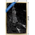 thumbnail image 2 of Michael Jordan - Noir et blanc, 2 of 4