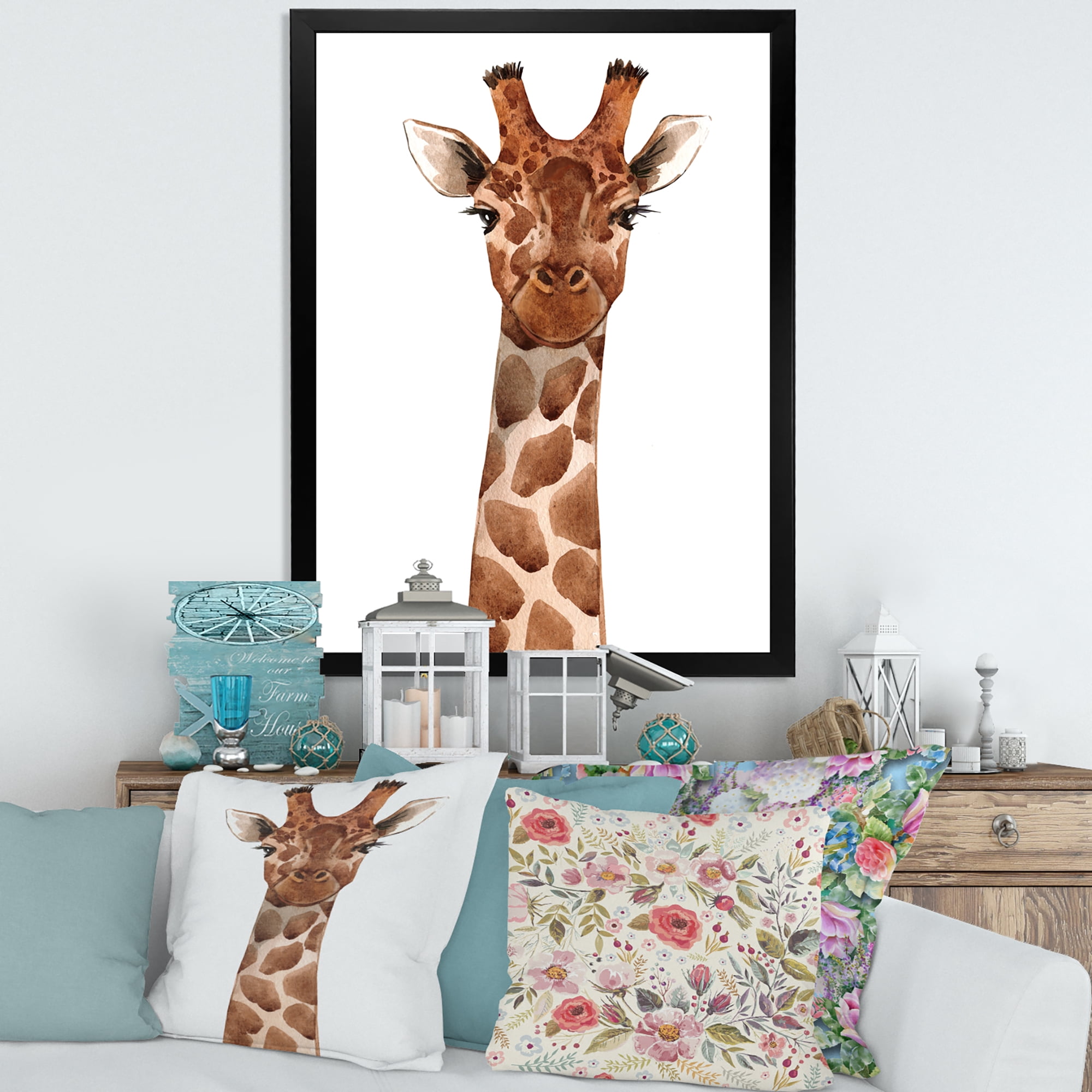 Designart 'Close Up Portrait of A Giraffe XI' Farmhouse Framed Art Print