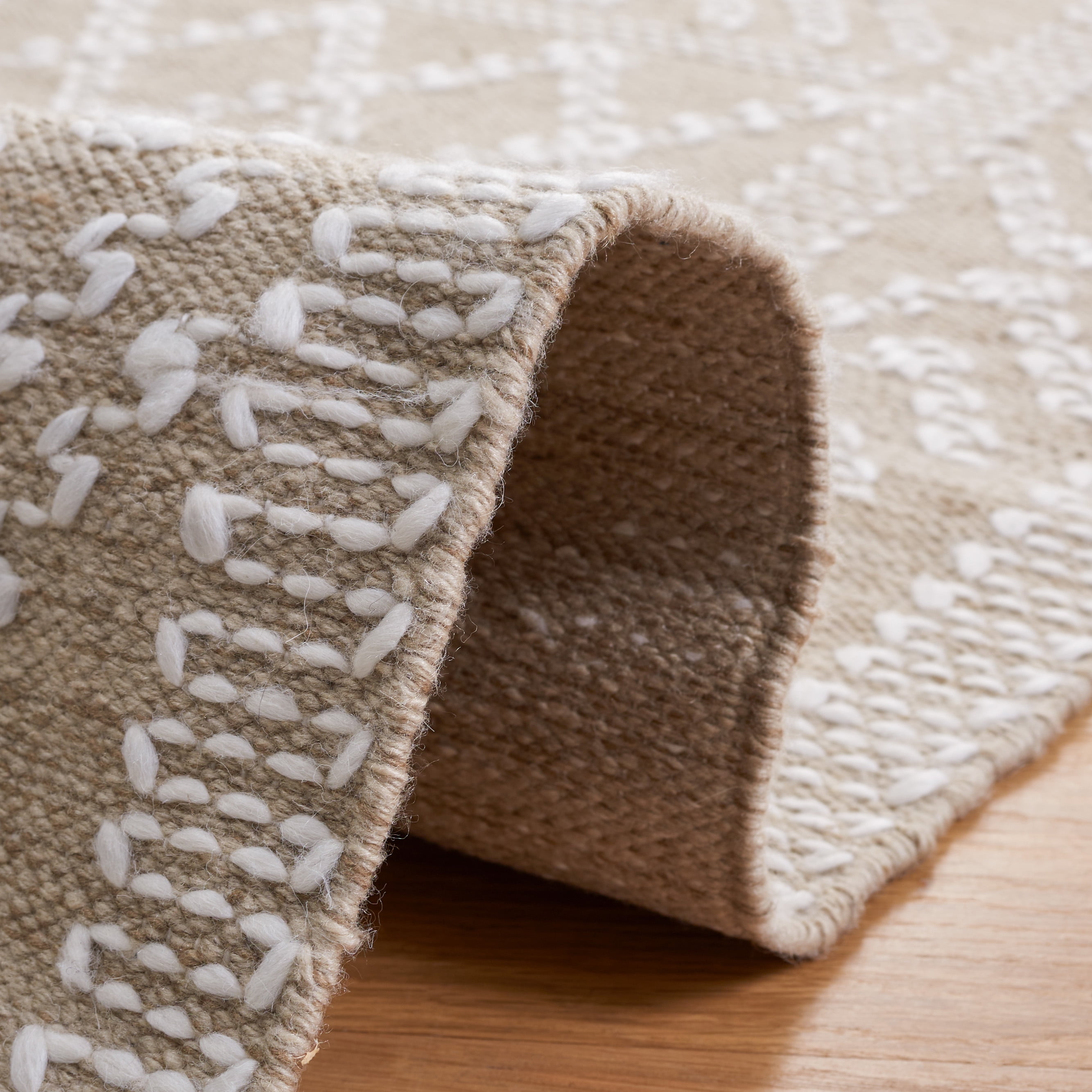SAFAVIEH Kilim Emory Tribal Polyester Area Rug, Beige/Ivory, 8' x 10'