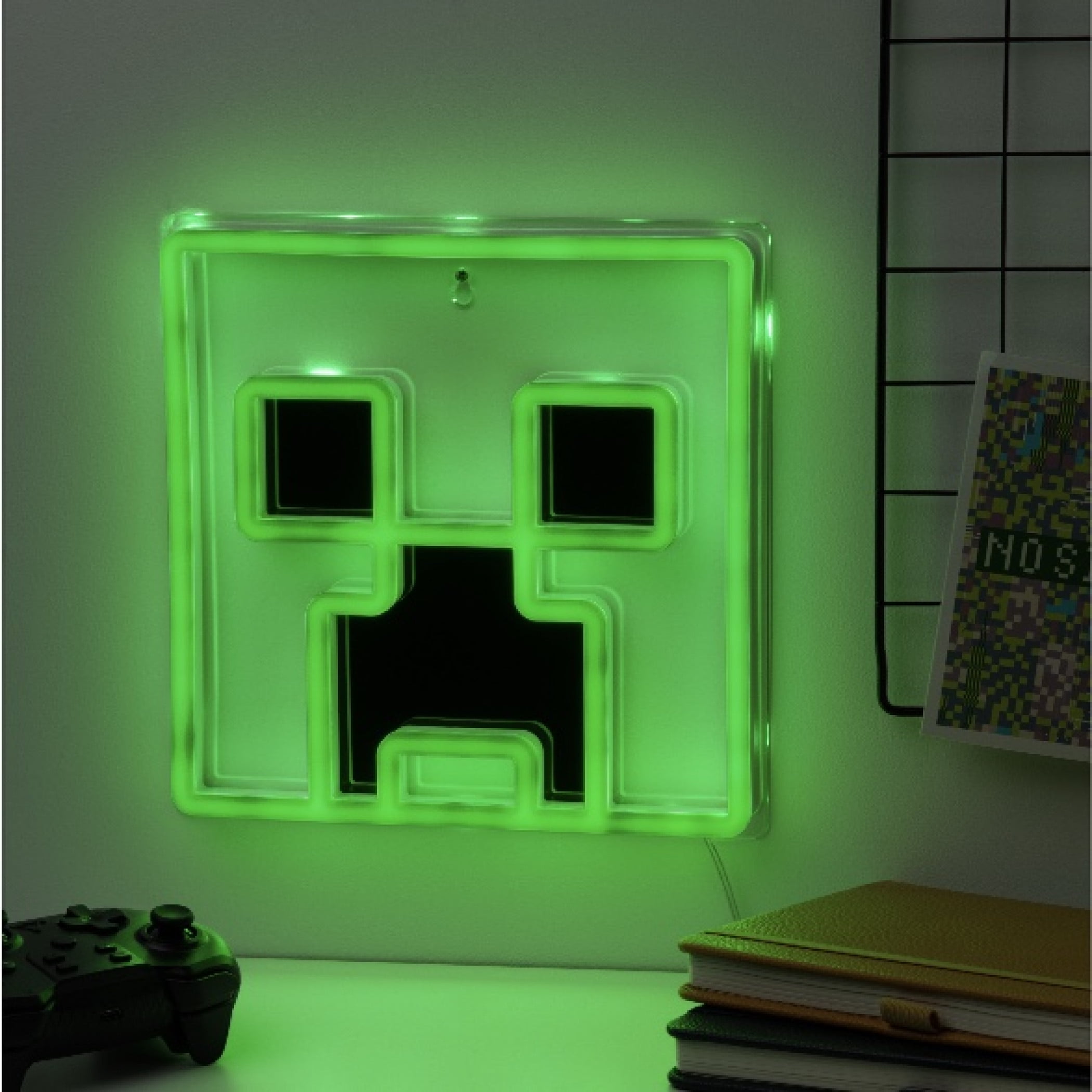 Creeper Iconic LED Wall-Mountable Light Officially Licensed Minecraft Room Decor for Boys and Girls, Gamer Night Light in Vibrant Green   - Paladone