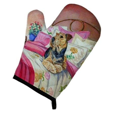 

Carolines Treasures 7006OVMT Airedale Waiting on Mom Oven Mitt Large multicolor