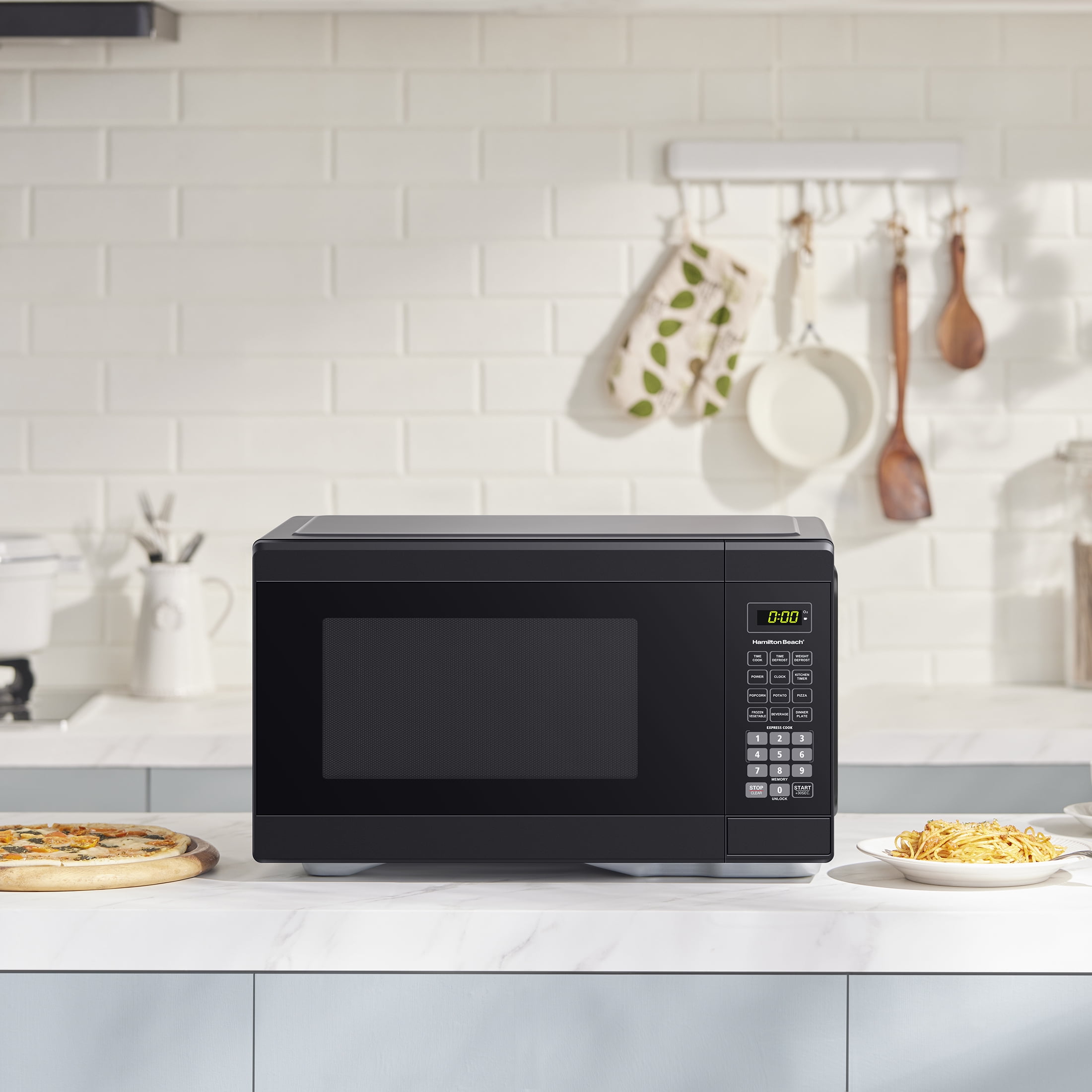 Micro-ondes compact de 1,1 pi³ en blanc de Hamilton Beach