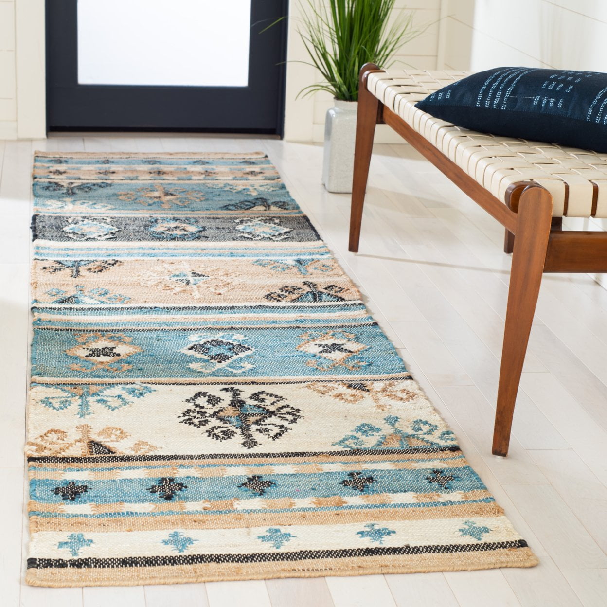 SAFAVIEH Kilim Elsie Tribal Area Rug, Blue/Ivory, 8' x 10'
