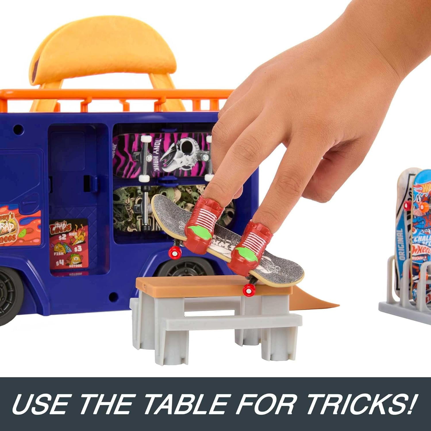 Hot Wheels Skate Portable Skatepark, Taco Truck Play Case with 1 Exclusive Fingerboard, 1 Pair Removable Skate Shoes and Storage, Travel Toys, Medium