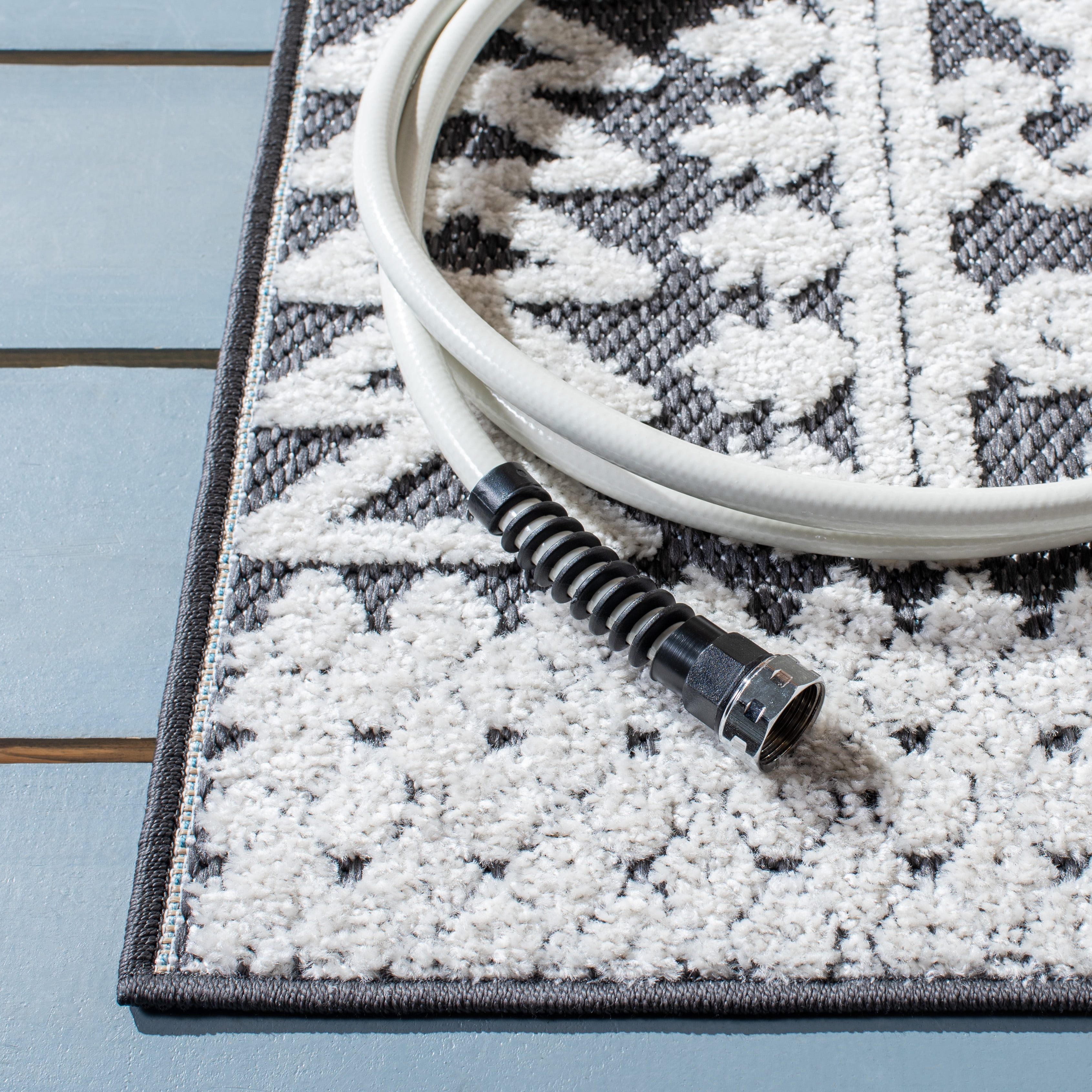 SAFAVIEH Cabana Arielle Geometric Indoor/Outdoor Runner Rug, Ivory/Grey, 2'2" x 7'