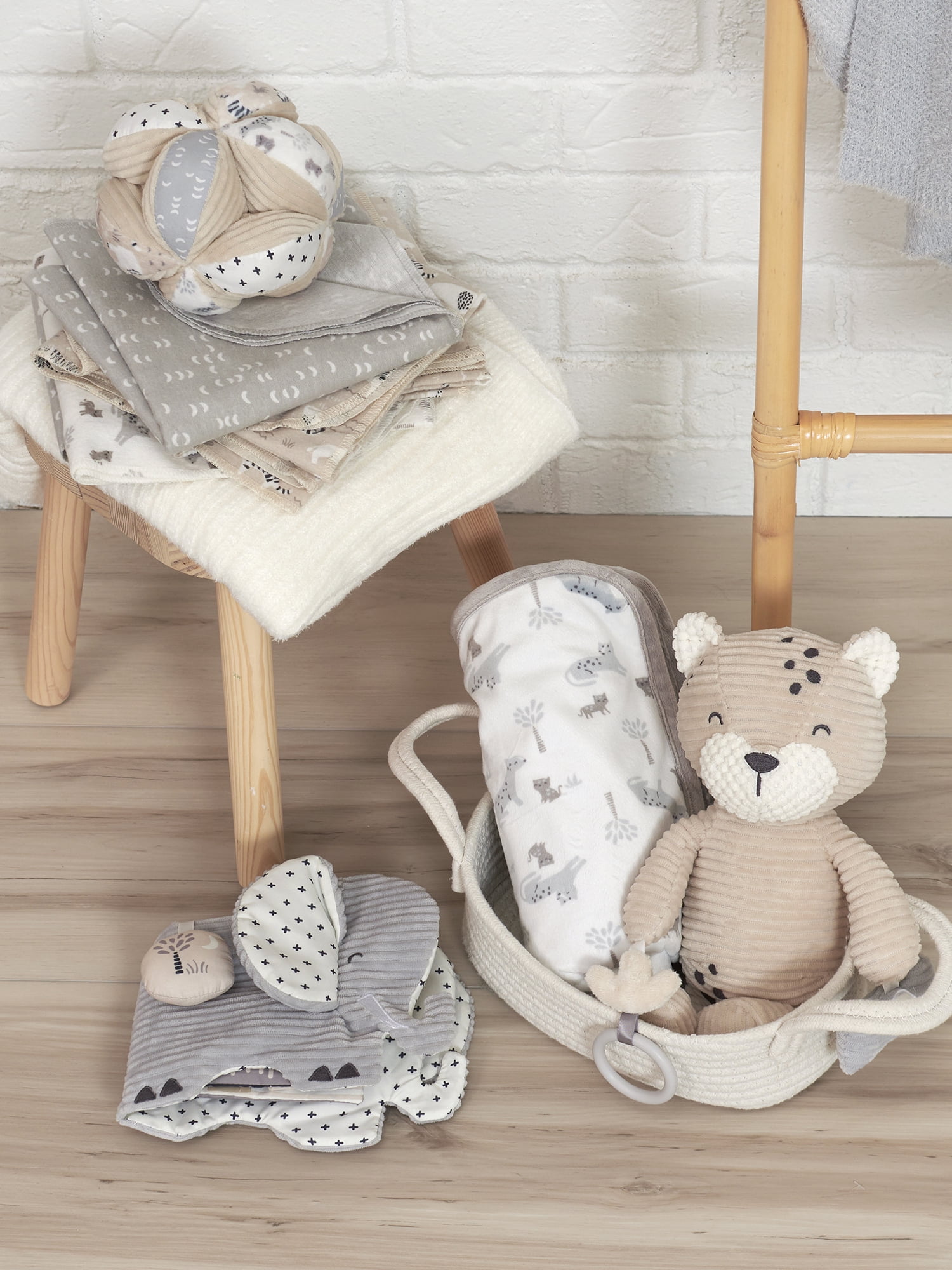 Modern Moments by Gerber Baby & Toddler Boys Reversible Plush Blanket, Gray Safari