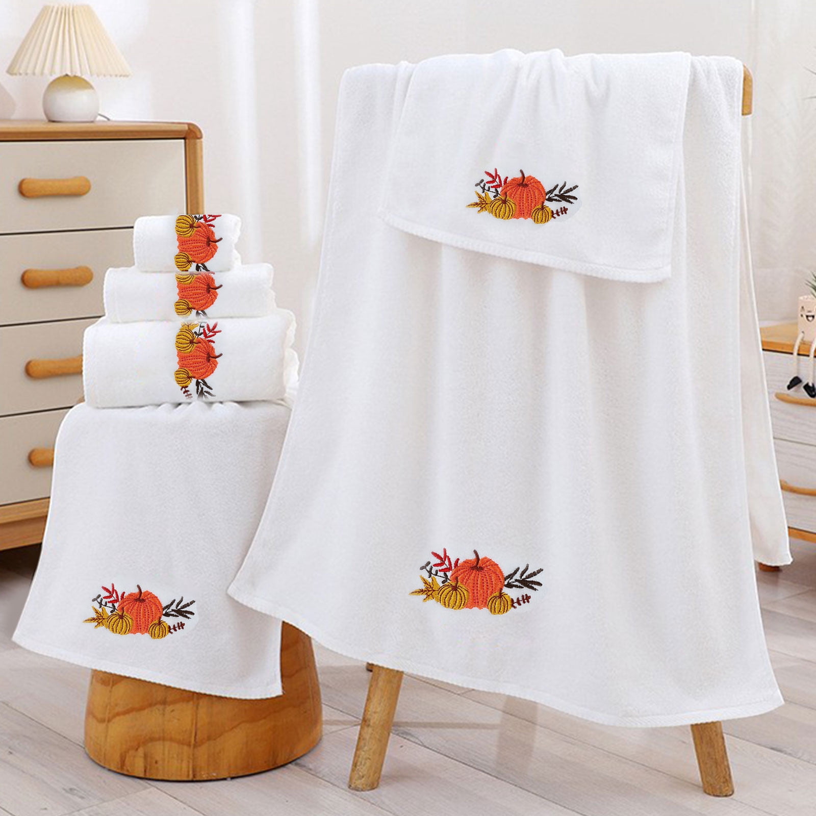 Xuniizn Bath Towels, Bath Towel Set for Halloween Decor, Cottons 2 Bath Towels + 2 Towels + 2 Square Towels, Hand Towels for Bathroom, Soft Face Towels for Holiday, Halloween Decoratives, White