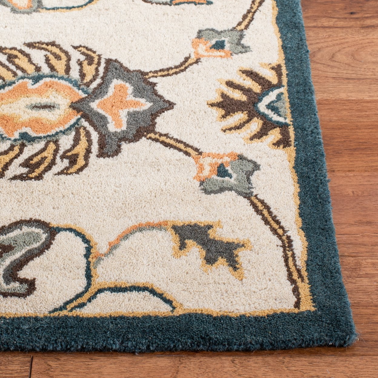 SAFAVIEH Heritage Neofit Floral Area Rug, Beige/Ivory, 6' x 6' Round