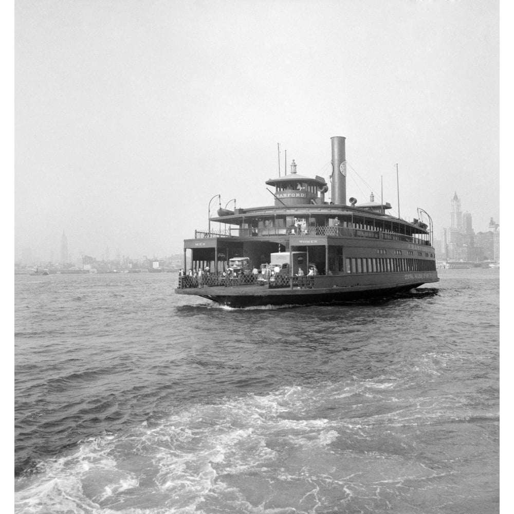 Nyc Ferry 1939 Nthe Ferry Cranford On The East River Between New York