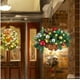 thumbnail image 2 of Decoraciones Navideñas con Luces: Flores Artificiales Colgantes en Cesta para Decoración de Patio, Césped o Jardín, Interior o Exterior, Cesta de Margaritas Colgante con Cadena de Luces, 2 of 4