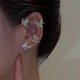 thumbnail image 2 of Pendientes de mariposa Yuxing de metal dorado y plateado sin perforación con clip, 2 of 5