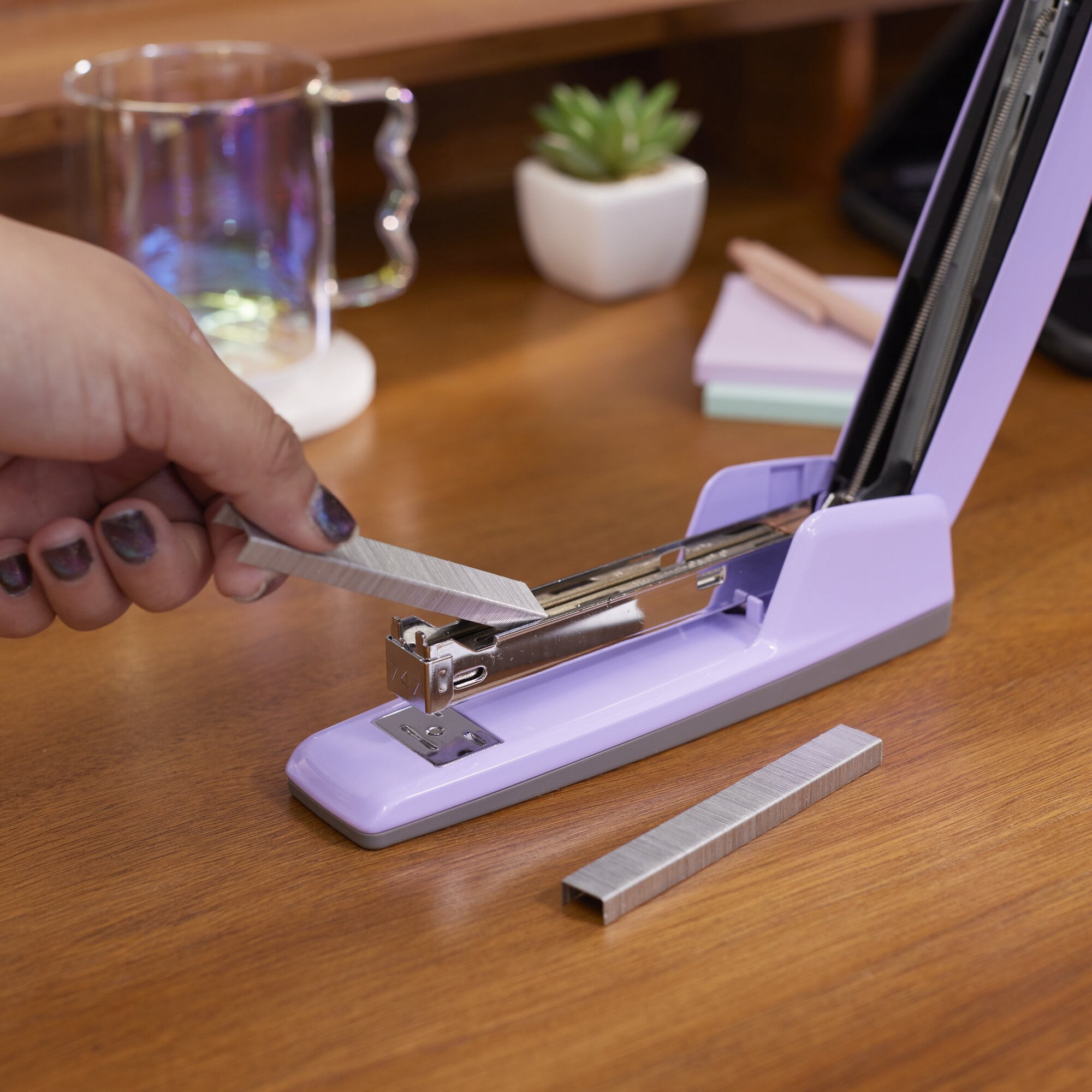 Swingline 747 Business Desktop Stapler 30 Sheets Lavender - Full Size Staplers