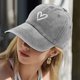 thumbnail image 1 of Gorra de béisbol para mujer con bordado de corazón: gorra de moda para niñas para deportes al aire libre,ajustable,bonita y casual, 1 of 6