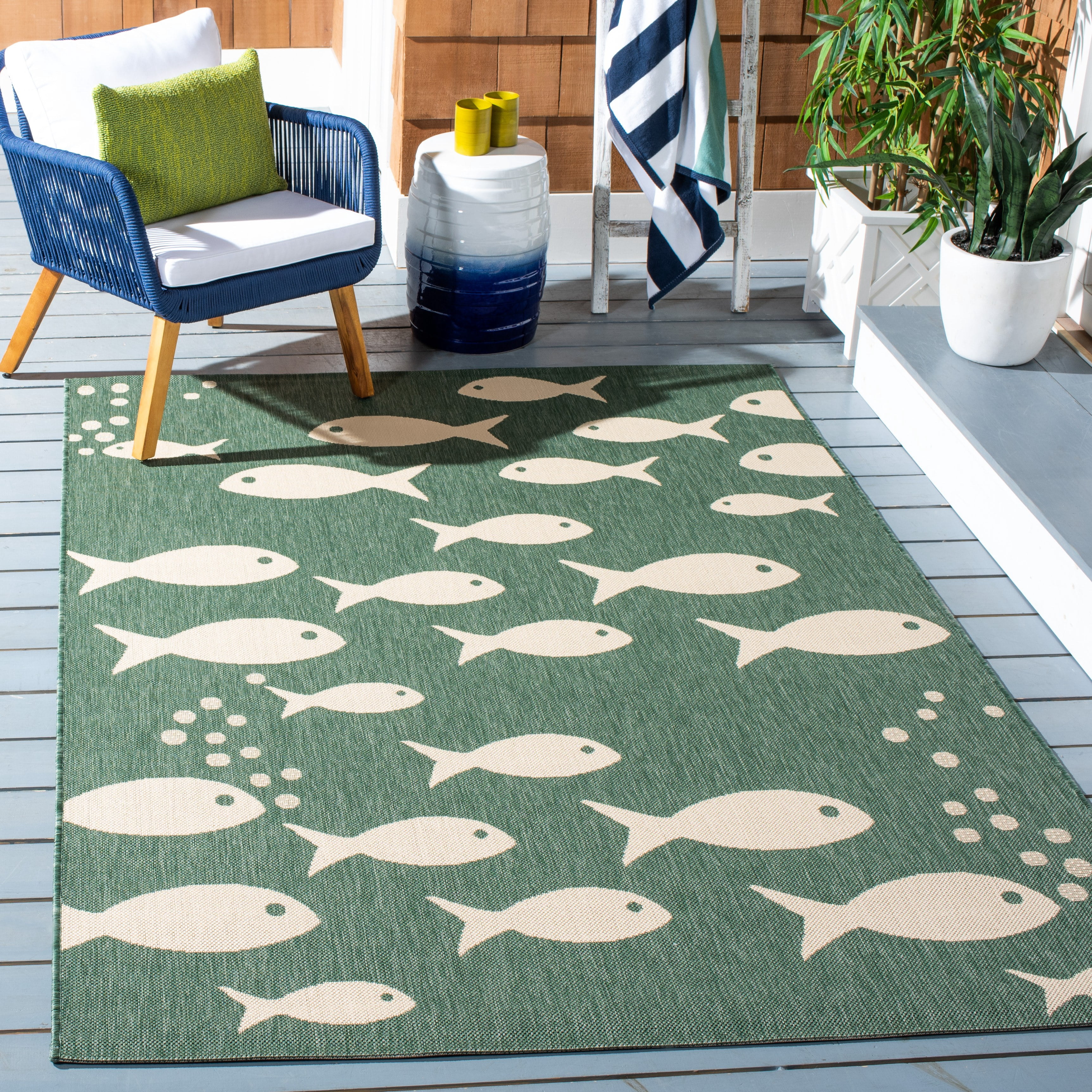 SAFAVIEH Courtyard Trena Fishes Indoor/Outdoor Area Rug, Dark Green/Ivory, 6'7" x 6'7" Square