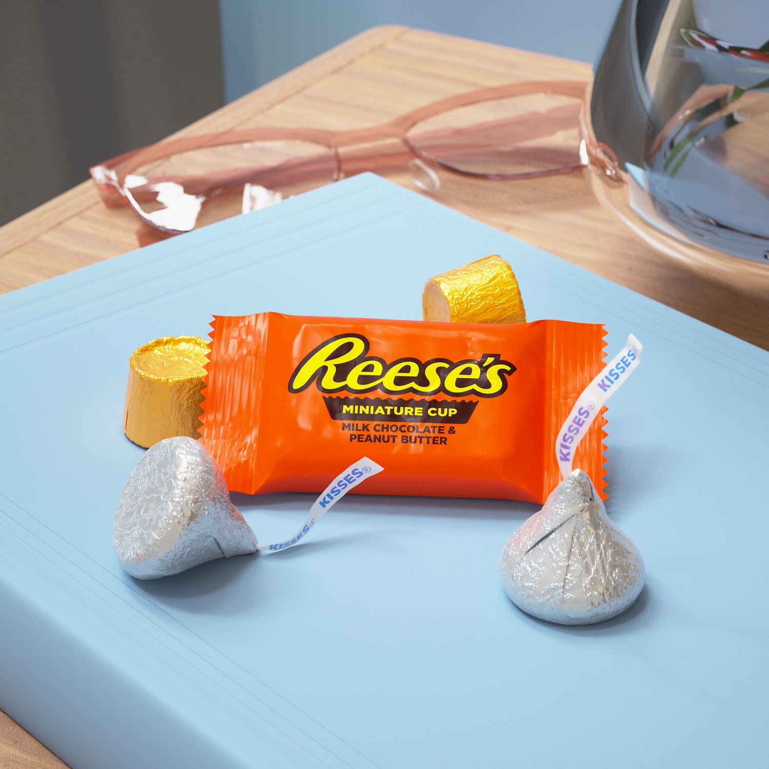 Hershey's, Reese's and Rolo Miniatures Assorted Flavored Candy, Party Pack 30.07 oz