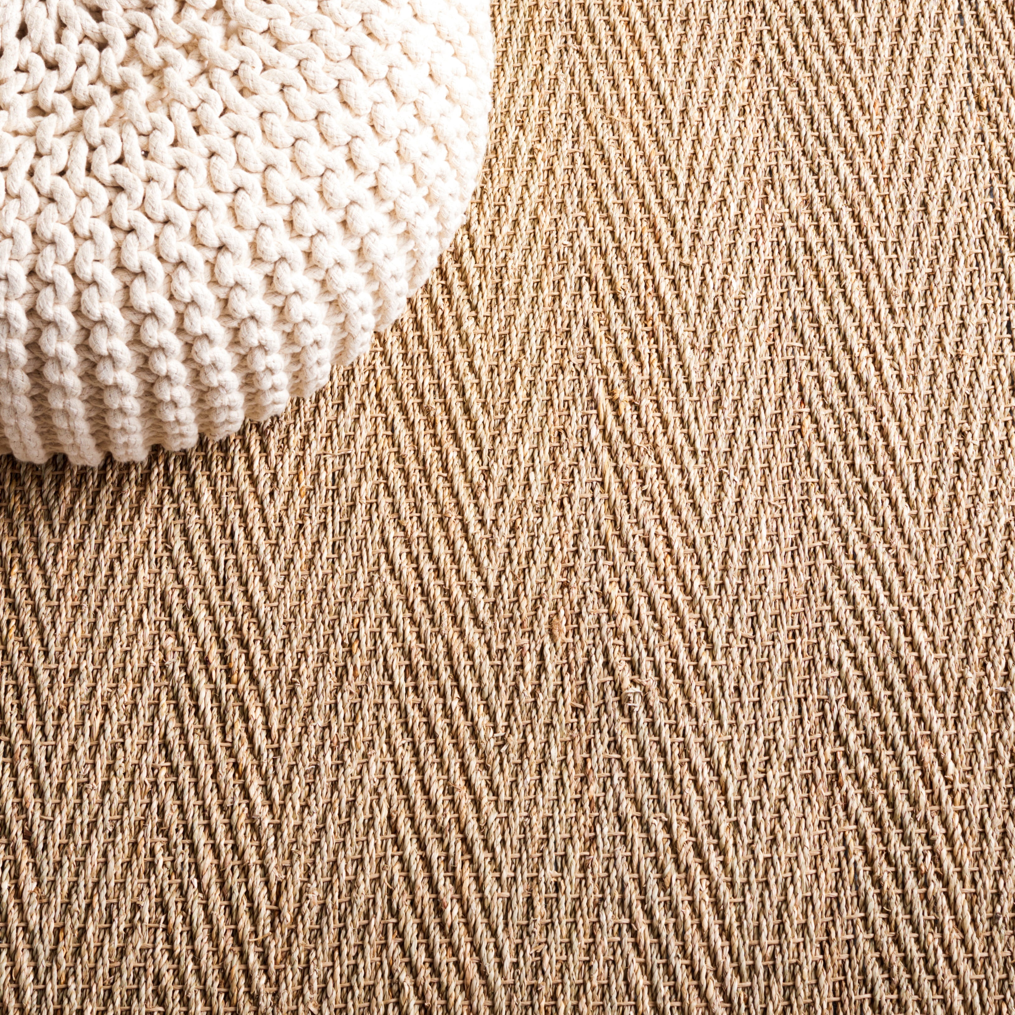 SAFAVIEH Natural Fiber Maisy Solid Area Rug, Natural/Brown, 2' x 3'