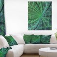 thumbnail image 1 of Fleur Fractale Verte Douce Symmétrique - Impression sur Toile Florale, 1 of 3