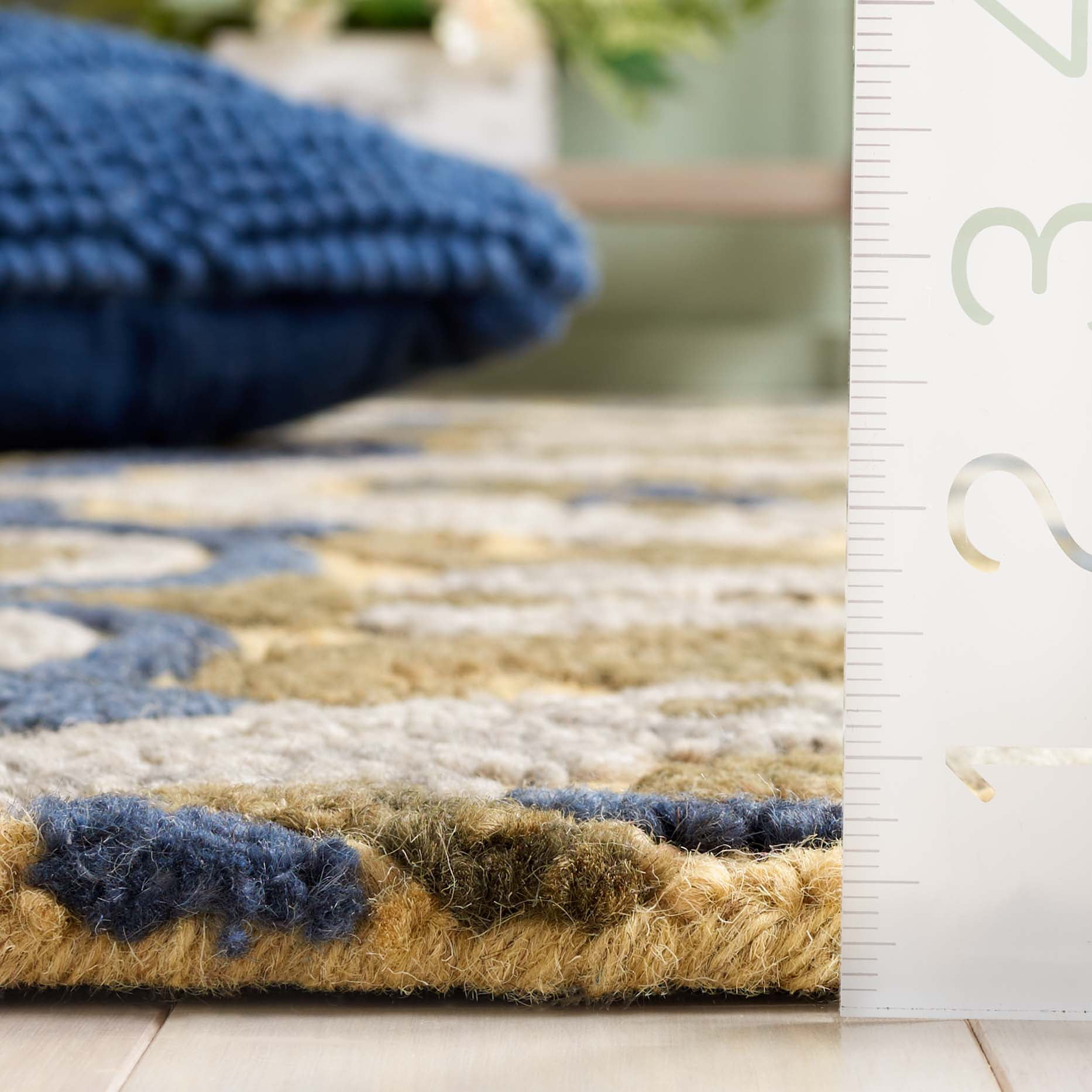 SAFAVIEH Blossom Abram Geometric Area Rug, Gold/Blue, 6' x 6' Square