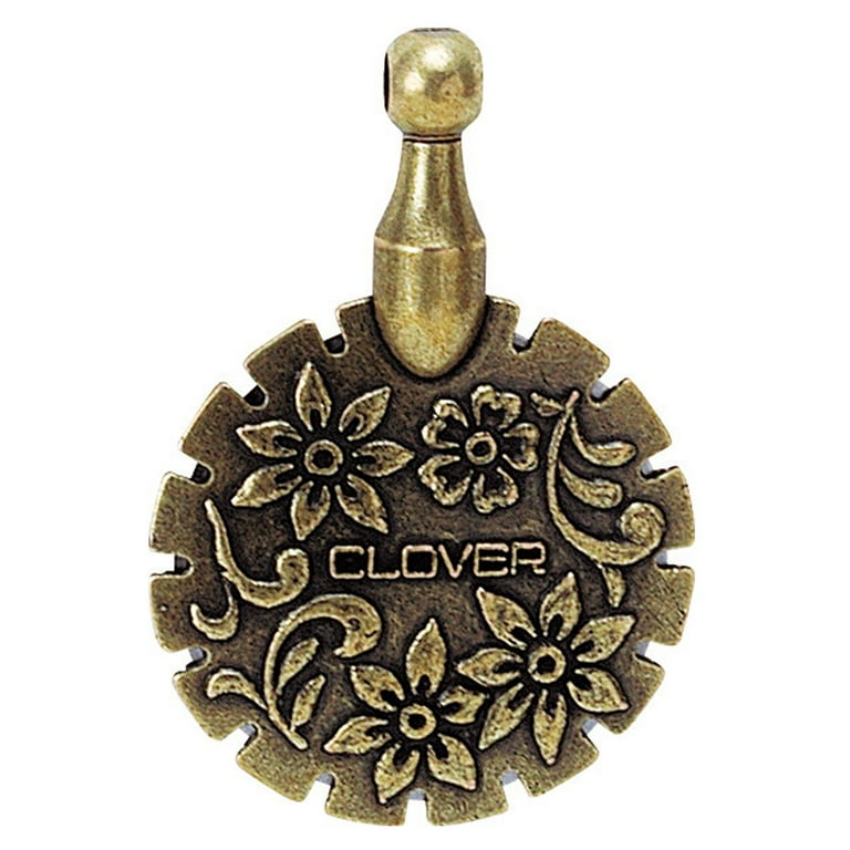 Clover Yarn Cutter Pendant Antique Gold