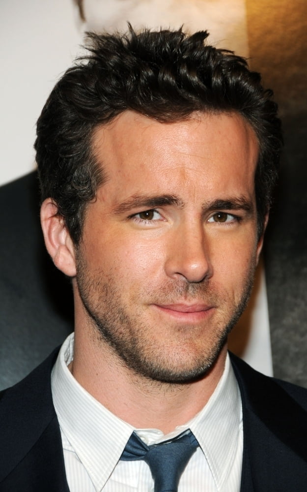 Ryan Reynolds At Arrivals For Safe House Premiere Photo Print lupon