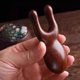thumbnail image 5 of Masajeador de cuero cabelludo de sándalo Peine de madera para masaje Estimulador del cuero cabelludo con dientes anchos Peines de sándalo para hombres y mujeres To Your Eyes, 5 of 7