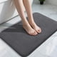 thumbnail image 1 of Alfombra de baño Yimobra Memory Foam, supersuave, 80 x 50 cm, color gris oscuro, 1 of 7