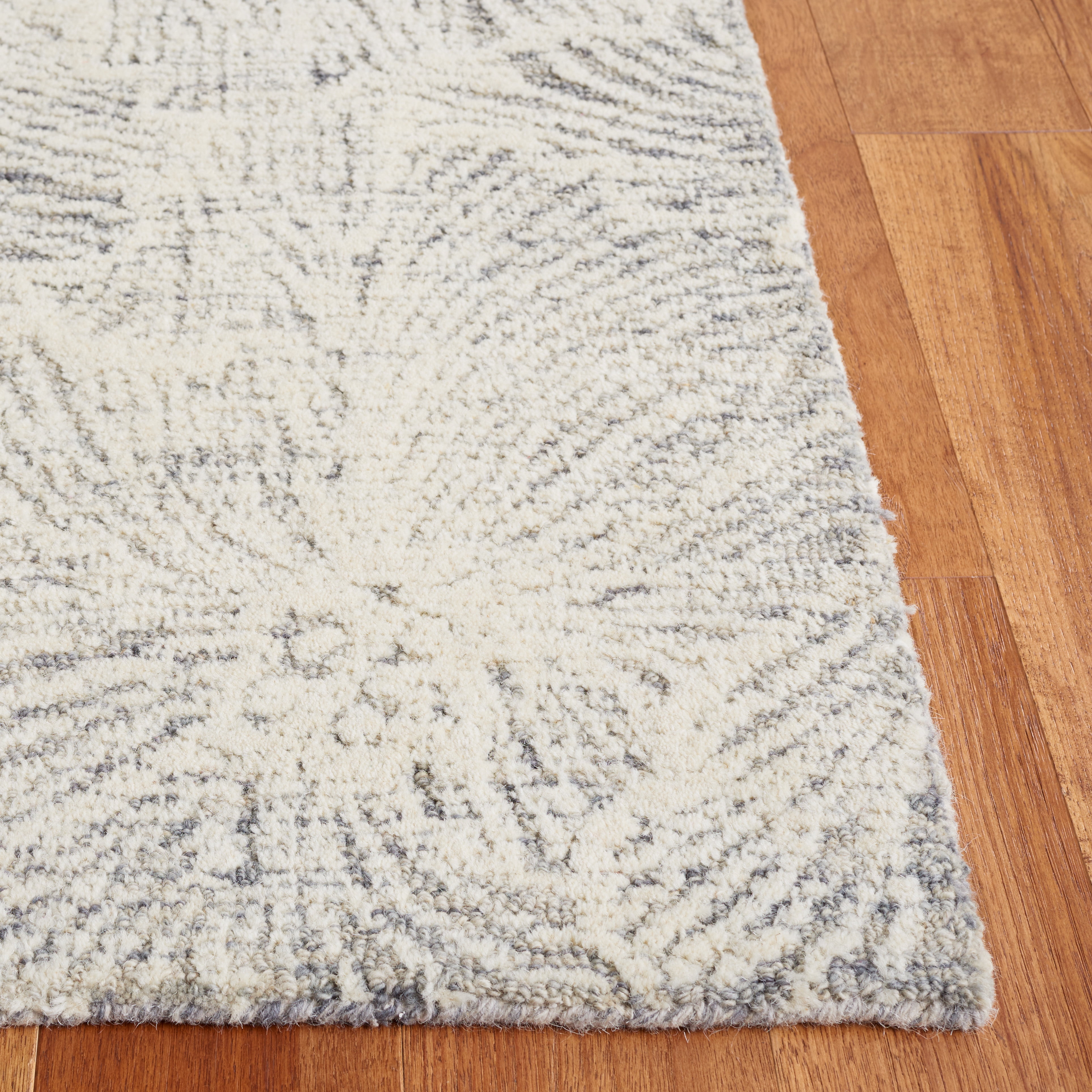 SAFAVIEH Ebony Aaliyah Floral Area Rug, Grey/Ivory, 8' x 10'
