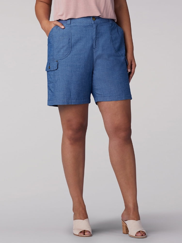 Lee Women's Relaxed Fit FlexToGo Cargo Shorts Plus Size Rinse