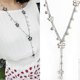 thumbnail image 3 of Collar Largo Yuxing Tipo Cadena Flores Perlas Imitación Negro, 3 of 5