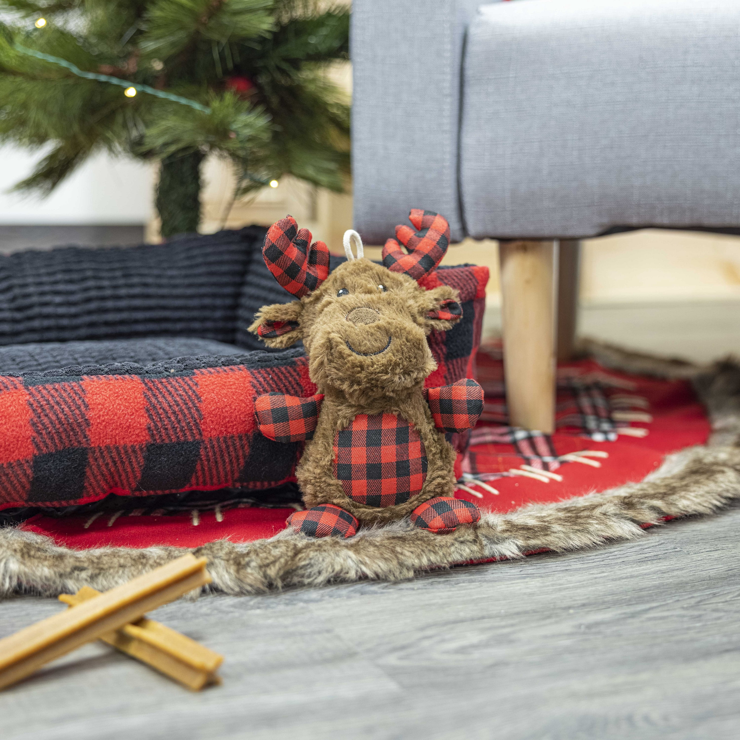 Vibrant Life 7.5-inch Stuffed Plush Christmas Reindeer Buffalo Dog Toy