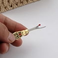 thumbnail image 4 of Seam Ripper Vintage Sharp en Caja para Patrones Con Agujas Y Ropa Costura, 4 of 9