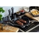 thumbnail image 5 of Parrilla Cuadrada Le Creuset Hierro Fundido Esmaltado Ostra 10.25 Pulgadas, 5 of 8