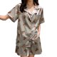 thumbnail image 1 of Conjunto de pijamas de pantalones cortos de satén con cuello de muesca y patrón de oso, bolsillo frontal, kit de ropa de dormir de manga corta para mujer, 1 of 8
