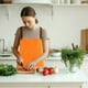 thumbnail image 4 of Delantal de Cocina Impermeable y Resistente Al Aceite | Bata Protectora de Plástico Unisex con Bolsillos | Tirantes Ajustables y 4 Colores | 30 X 28 Cm, 4 of 6
